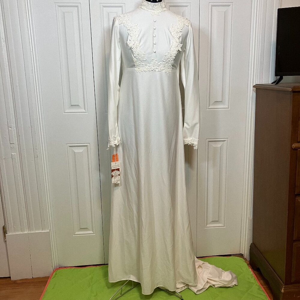 Vintage NWT Barbara Bridals White Floral Embroidered Sweep Wedding Dress Sz 8